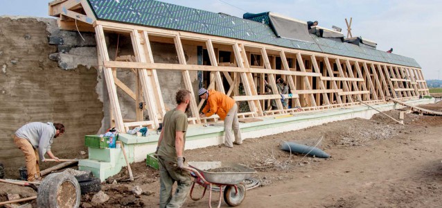 Es wächst ein „Earthship“ am Tempelhof