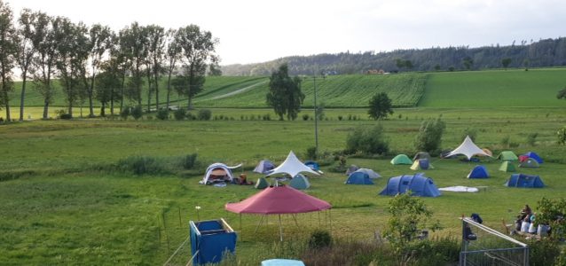 Camp-Sommer für junge Menschen am Tempelhof